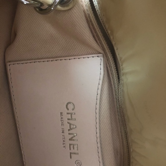 Beautiful Vintage Chanel Bag - Picture 6 of 11